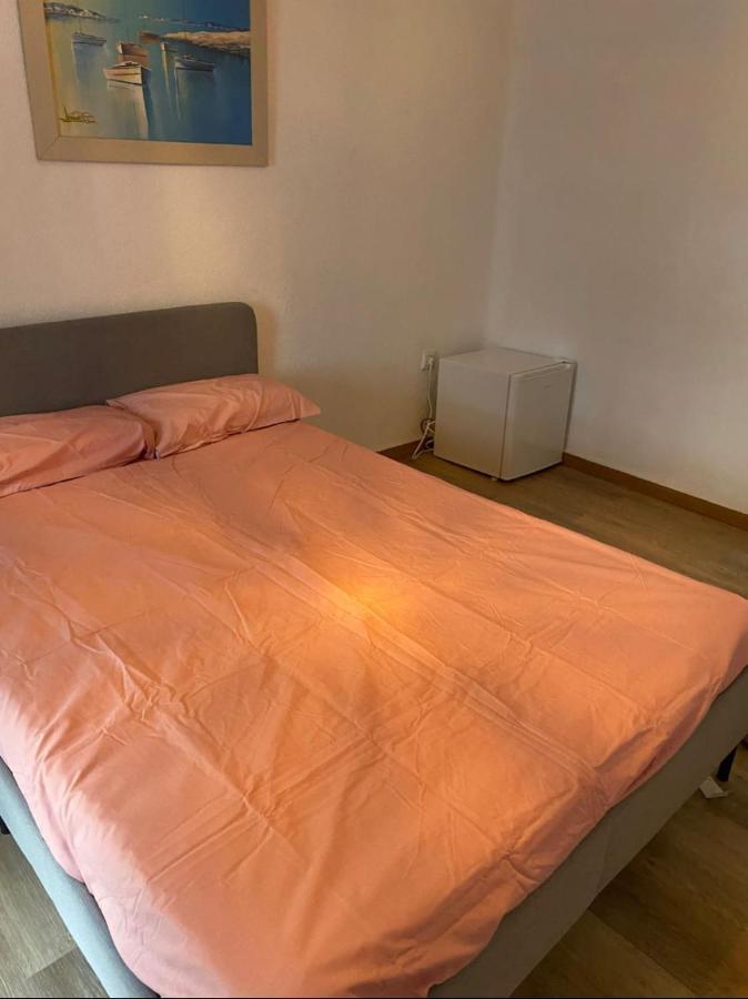 Apartamento De Habitaciones Privadas En El Centro De Málaga Exterior foto