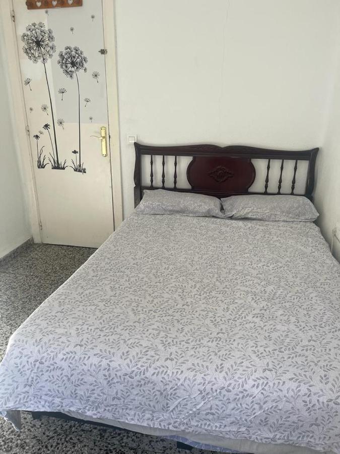 Apartamento De Habitaciones Privadas En El Centro De Málaga Exterior foto
