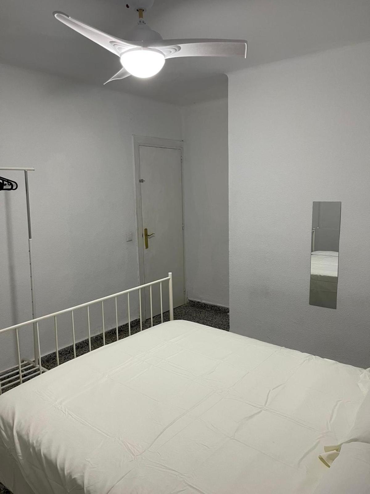 Apartamento De Habitaciones Privadas En El Centro De Málaga Exterior foto